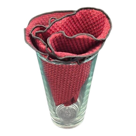 MEN'S ROUND BURGUNDY PATTERN HANKY POCKET SQUARE WITH BLACK PIPING. - Picture 1 of 3